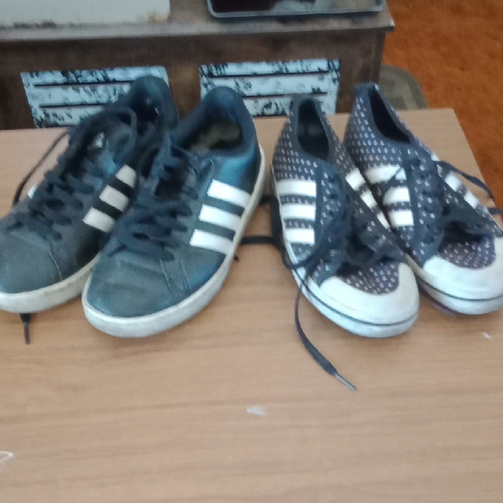 Adidas Black and White Sneakers Classic Design ( Used)